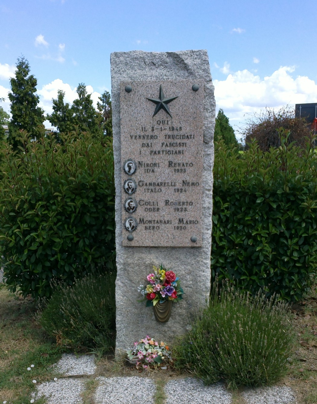 Monumento dedicato ai partigiani Nironi, Gambarelli, Colli e Montanari, in memoria della loro resistenza.