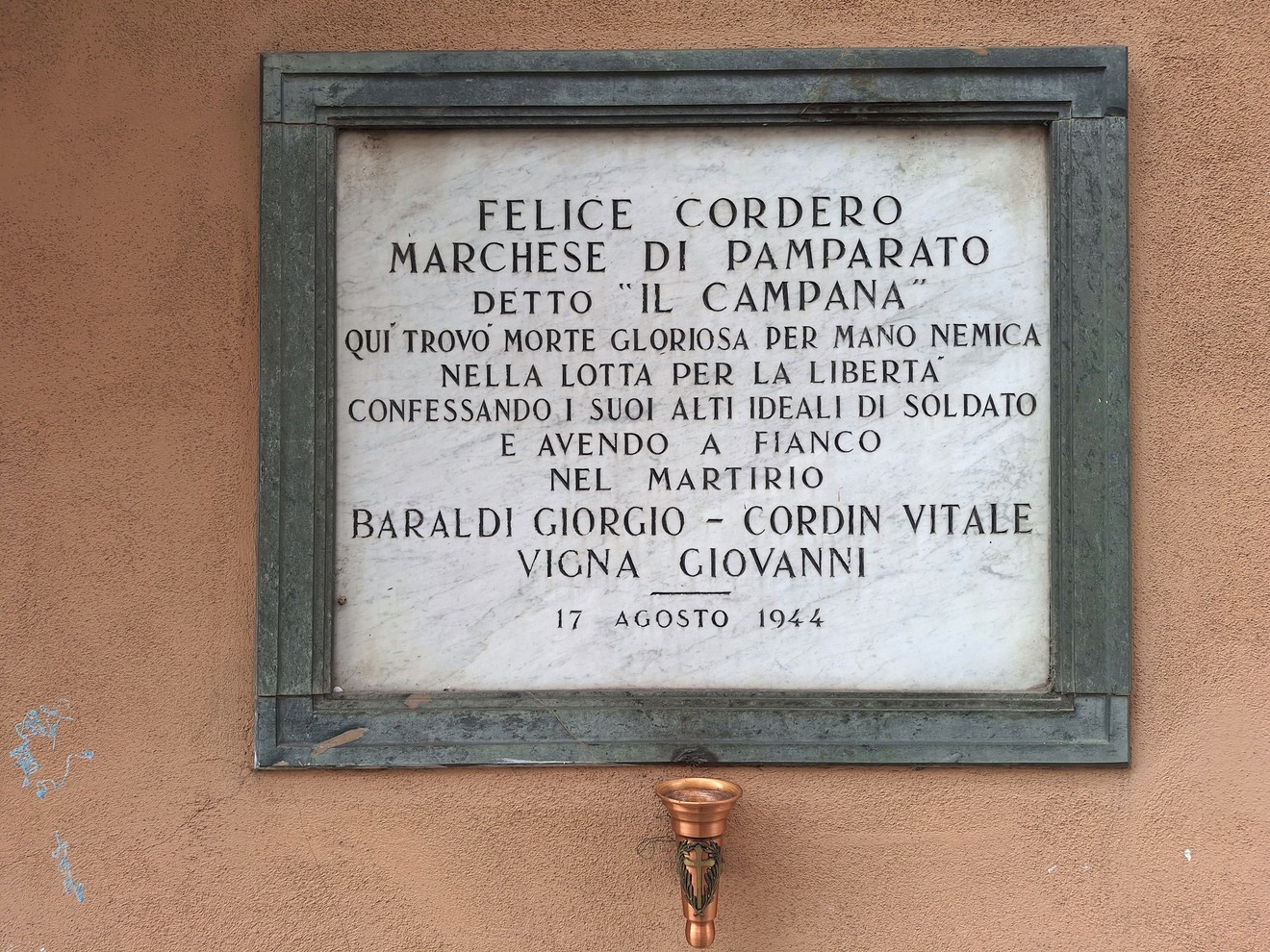 Lapide a Cordero di Pamparato, Baraldi, Cordin e Vigna, Comune di Giaveno (TO), foto 1