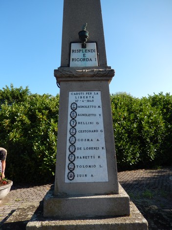 Monumento ai Partigiani caduti all'Olmo, commemorazione in onore dei martiri della libertà.