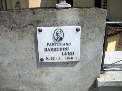 Lapide commemorativa dedicata al partigiano Luigi Barberini, in memoria della sua eroica resistenza.