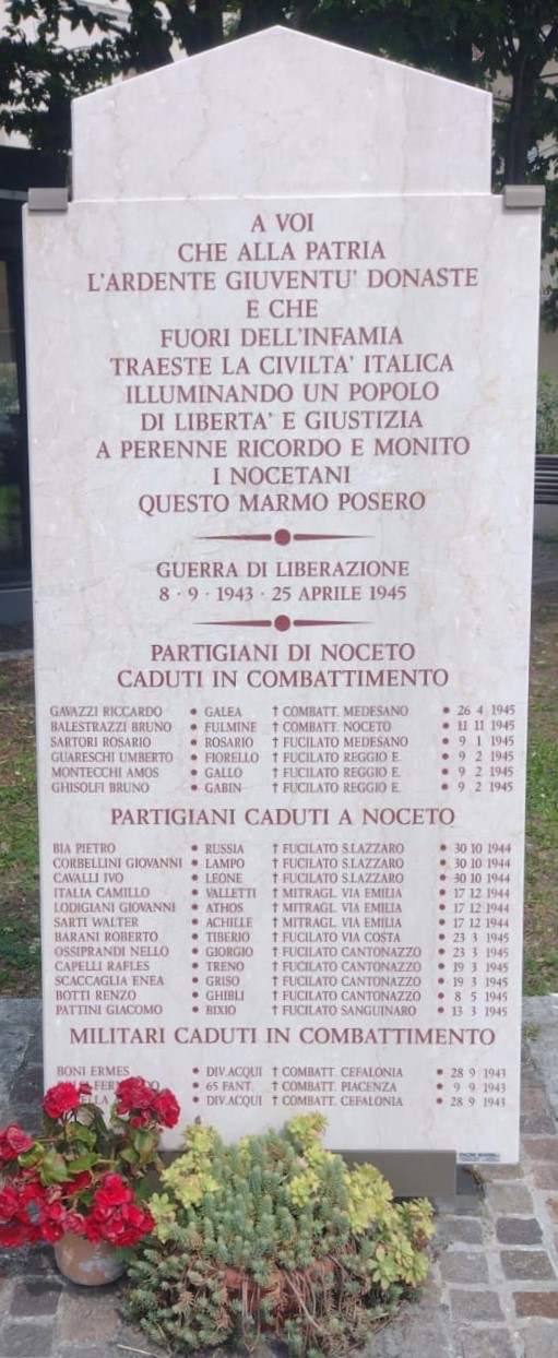 Stele commemorativa ai Caduti della Libertà, in onore dei partecipanti della Guerra di Liberazione.