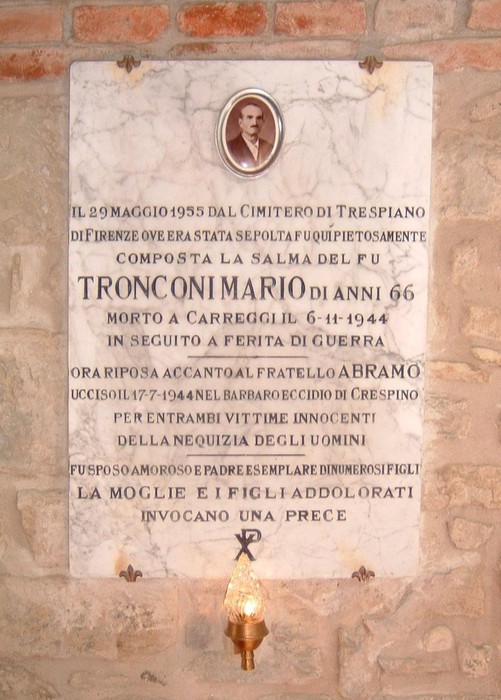 Ossario di Crespino del Lamone, commemorazione dei caduti in guerra, con lapide dedicata al soldato Mario Tronconi.
