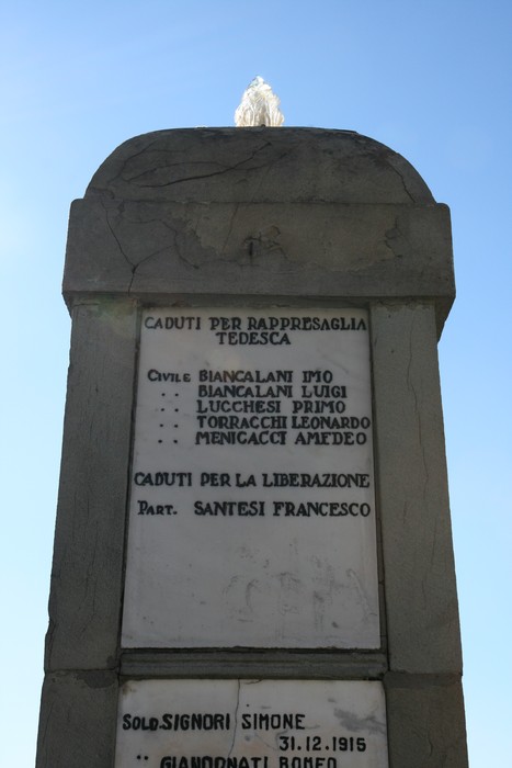 Monumento ai caduti di Tobbiana, commemorazione dei sacrifici durante la guerra.