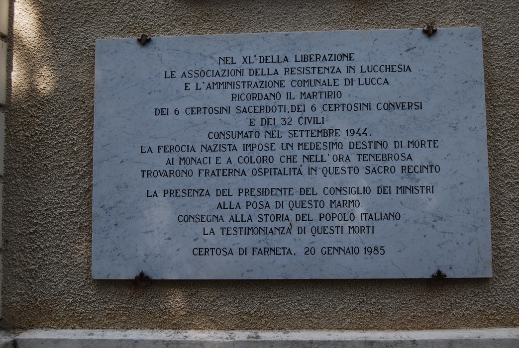 Lapidi commemorative nella Certosa di Farneta, in memoria della resistenza e dei martiri del 1944.