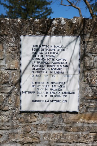 Monumento commemorativo della battaglia di Ca' di Malanca, situato nel comune di Brigola.