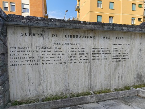 Monumento ai caduti di Corticella, dedicato ai partigiani della Guerra di Liberazione 1943-1945.