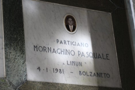 Sacrario dei caduti per la Liberazione con lapide commemorativa di Pasquale Mornaghino.