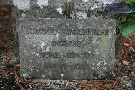 Lapide commemorativa per il soldato inglese ignoto, con data 14 ottobre 1924.