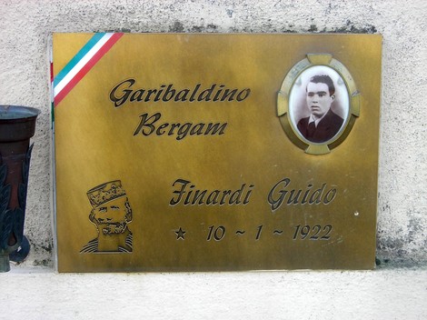 Monumento commemorativo in memoria di Guido Finardi, vittima dell'eccidio di Mottalciata.