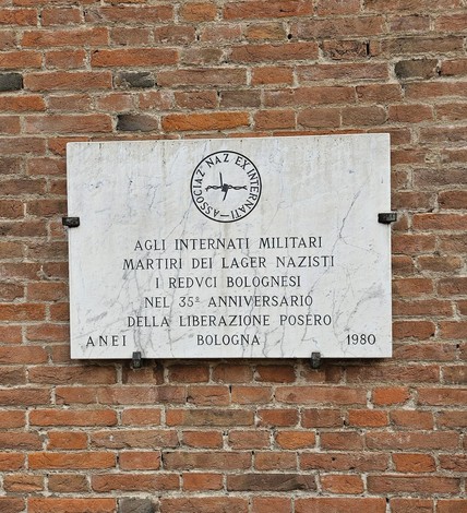 Lastra commemorativa dedicata agli Internati Militari, situata a Bologna, per commemorare i martiri dei lager nazisti.