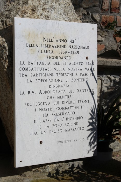 Lapide commemorativa dedicata alla preservazione dalla violenza e al ricordo dei combattenti della battaglia del 31 agosto 1944.