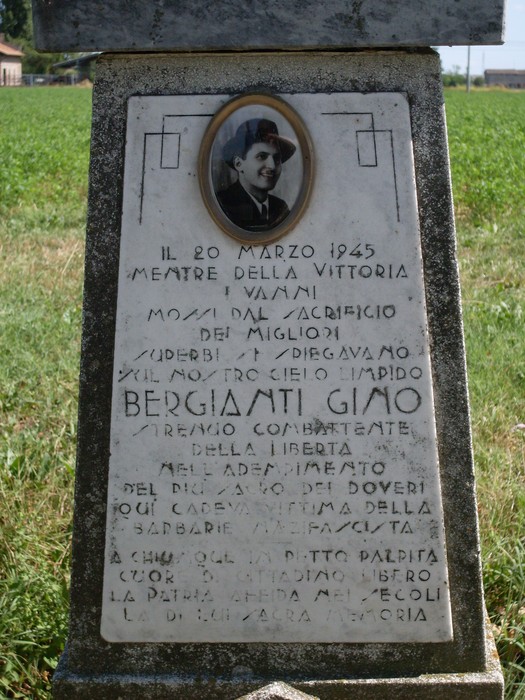 Monumento a Bergianti, dedicato al sacrificio e alla libertà di un combattente della Seconda Guerra Mondiale.