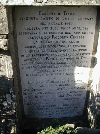 Tabernacolo di Casetta, memoriale dedicato ai sacrifici dei soldati e alla fede nel 1944.