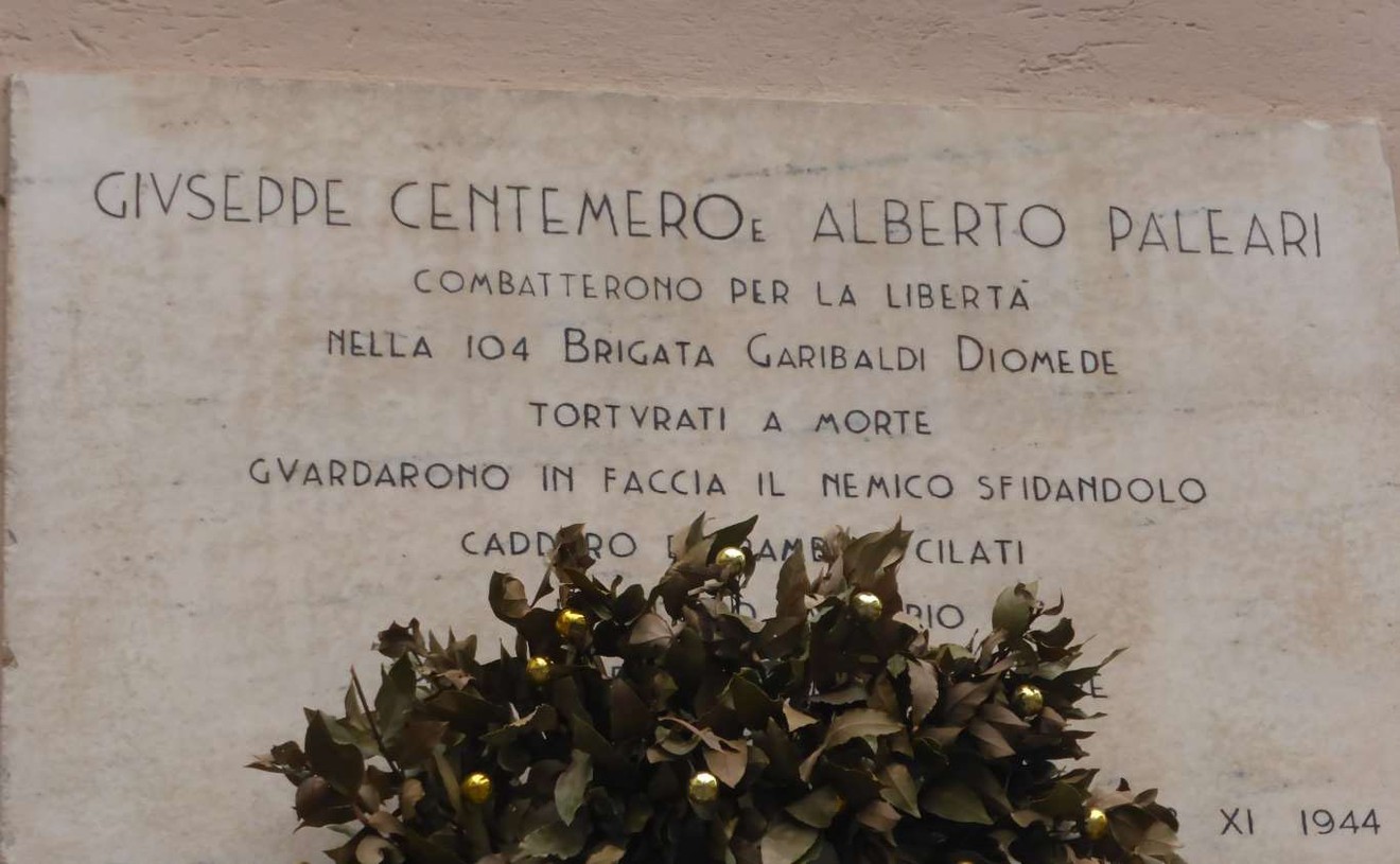 Lapide commemorativa dedicata a Centemero e Paleari, eroi della libertà e della resistenza. XI 1944.