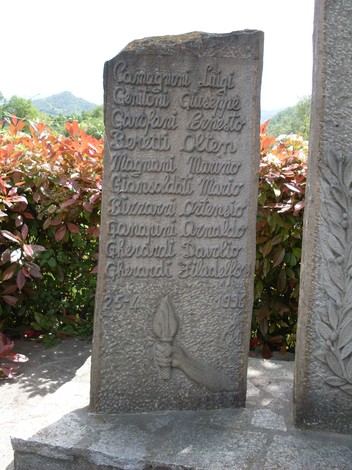 Monumento ai Caduti di Rosano, dedicato ai soldati e alle vittime del conflitto.