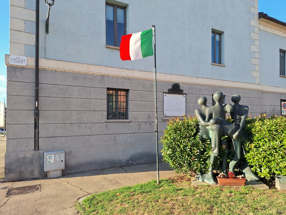 Monumento ai Caduti per la Libertà, Comune di Chivasso (TO), foto 2