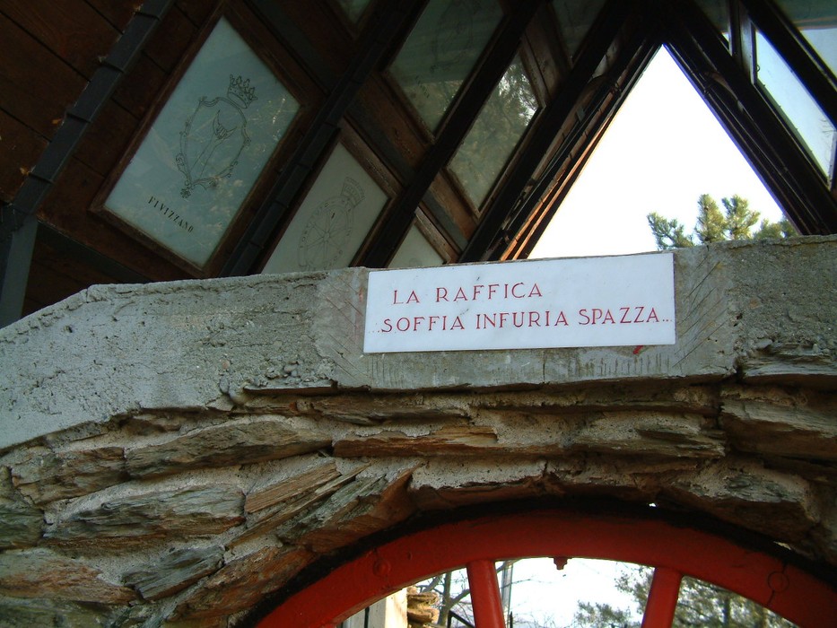 Parco della Resistenza del Monte Brugiana, un luogo di pace immerso nella natura e ricco di storia.