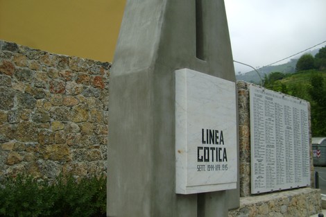Monumento della Linea Gotica, commemorazione storica della Seconda Guerra Mondiale e dei suoi eventi significativi.
