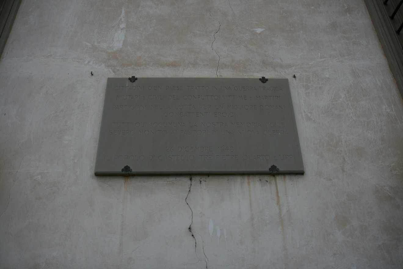 Lapide della Villa Medicea di Castello, testimonianza storica e artistica del patrimonio fiorentino.