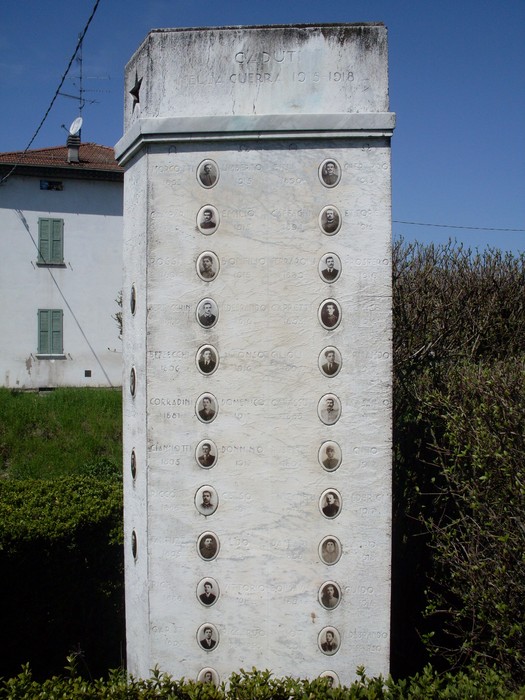 Monumento ai Caduti di San Biagio, commemorazione dei soldati periti nella guerra del 1915-1918.