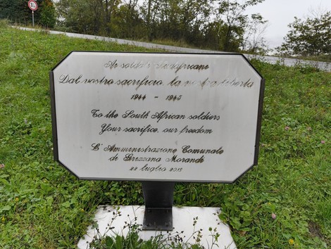Monumento ai soldati sudafricani, dedicato al loro sacrificio per la libertà (1944-1945).