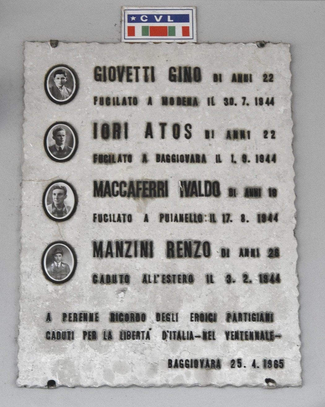 Lapide commemorativa per i partigiani Giovetti, Iori, Maccaferri e Manzini caduti per la libertà. Baggivgiano, 1965.