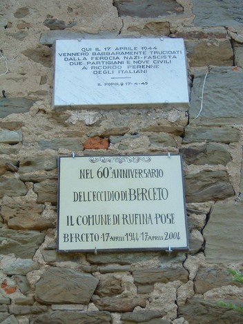 Lapide commemorativa a Berceto, in ricordo dell'eccidio del 17 aprile 1944.