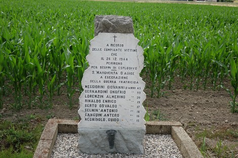 Cippo dedicato ai caduti del deposito munizioni, commemorazione delle vittime del 12 dicembre 1944.