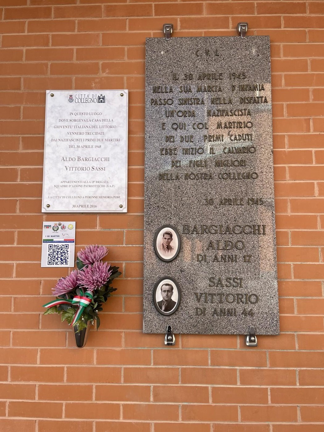 Lapidi in memoria di Aldo Bargiacchi e Vittorio Sassi, commemorazione di caduti in guerra.