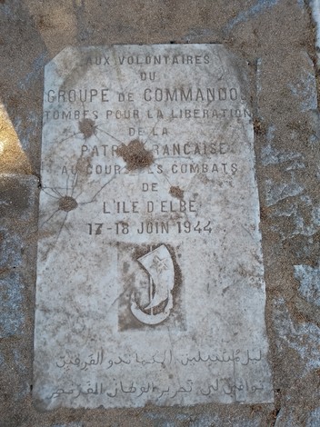 Monumento ai caduti dello sbarco alleato, commemorazione dei volontari per la liberazione dell'isola d'Elba.