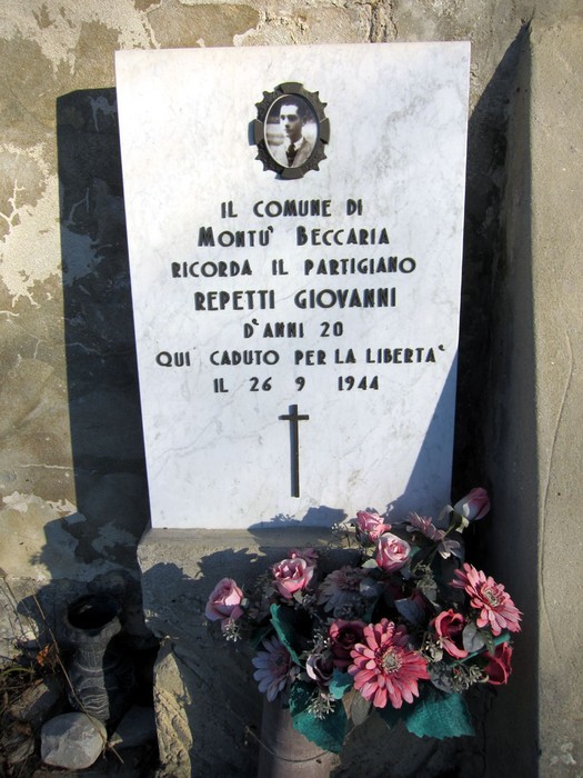 Cippo commemorativo dedicato al partigiano Giovanni Repetti, caduto per la libertà il 26 settembre 1944.