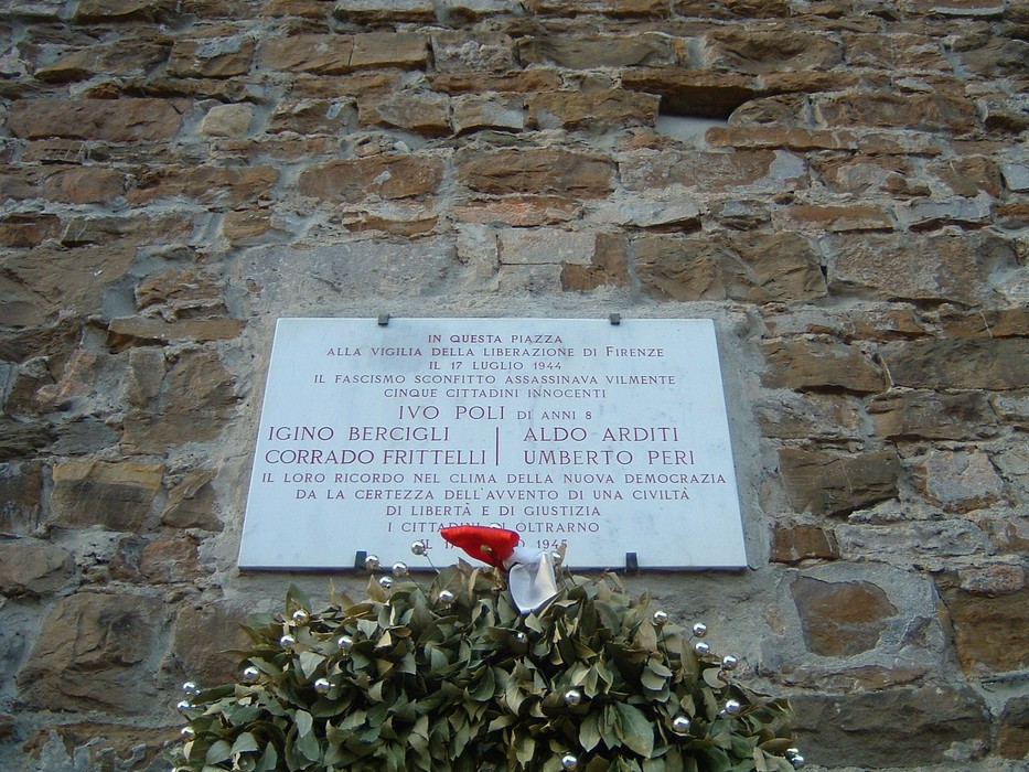 Lapide commemorativa della strage di piazza Tasso, in memoria delle vittime innocenti.