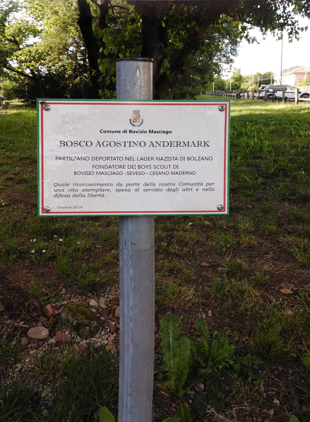 Targa commemorativa del bosco intitolato a Agostino Andermark, situato a Bovisio Masciago.