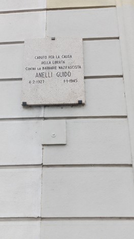 Lapide commemorativa per Guido Anelli, caduto per la libertà contro il nazifascismo.